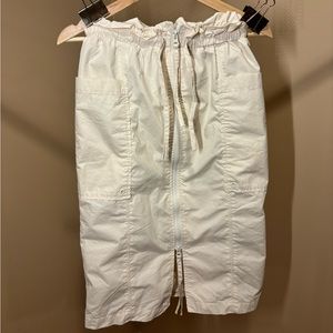 Free People xs, never worn, knee-length beige / white cargo skirt